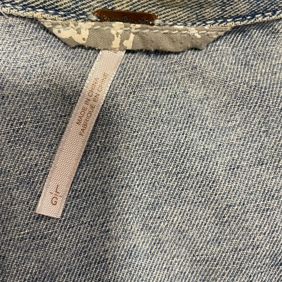 Women’s Jean Jacket - Picture 4 of 4